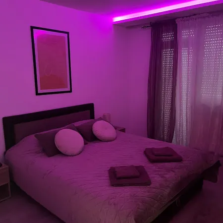 Rose Apartment *